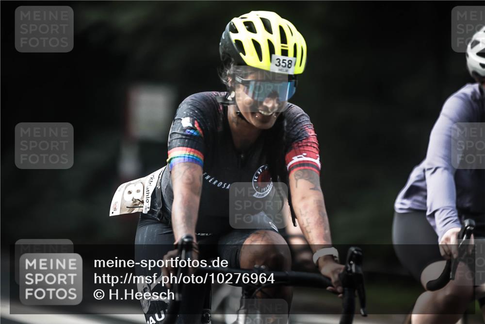 13.09.2026 - Stadtparktriathlon H.Heesch http://msf.ph/oto/10276964 13.09.2026 10:38:17 Radfahren 353, 358, 392, 410, 464, 490 meine-sportfotos.de