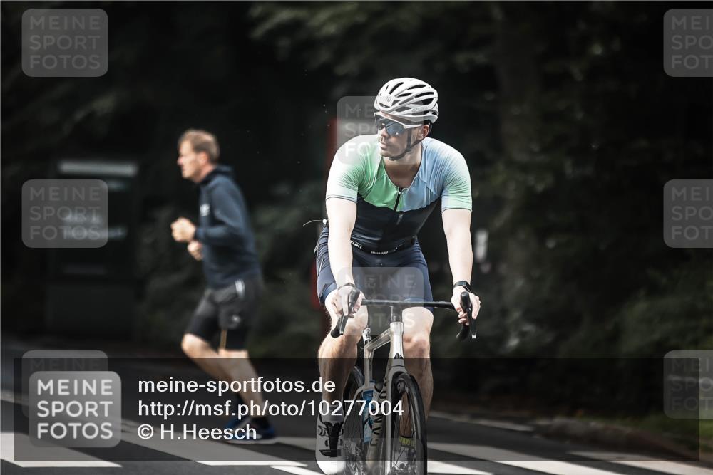 13.09.2026 - Stadtparktriathlon H.Heesch http://msf.ph/oto/10277004 13.09.2026 10:38:21 Radfahren 353, 358, 392, 410, 464, 490 meine-sportfotos.de