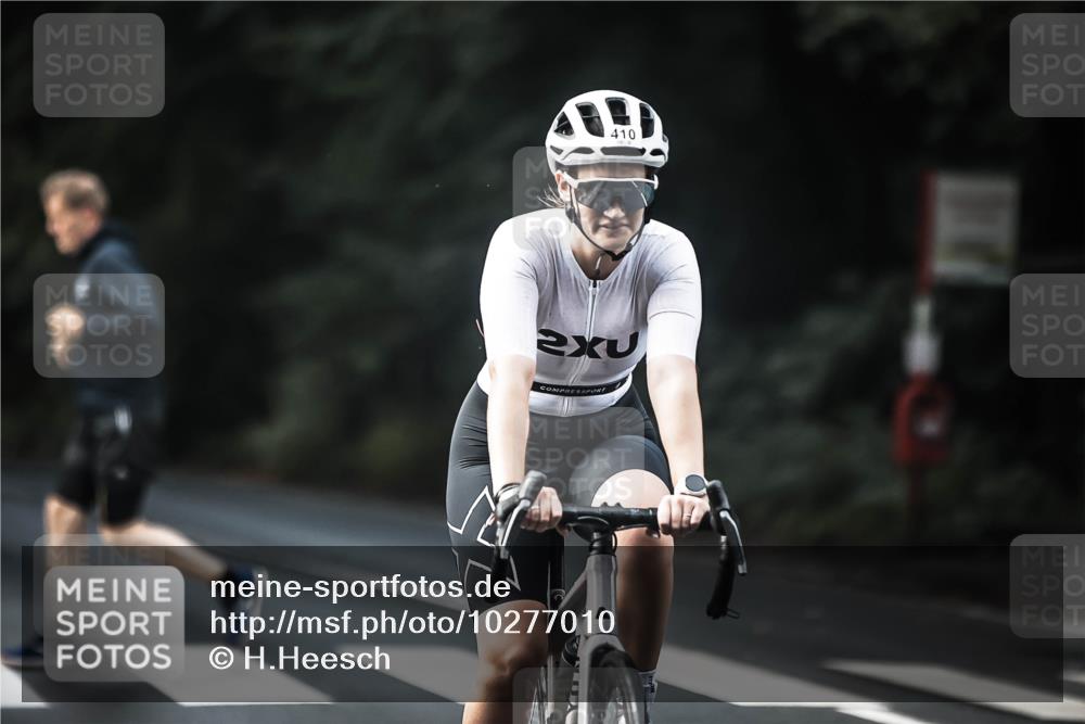 13.09.2026 - Stadtparktriathlon H.Heesch http://msf.ph/oto/10277010 13.09.2026 10:38:22 Radfahren 353, 358, 392, 410, 464, 490 meine-sportfotos.de