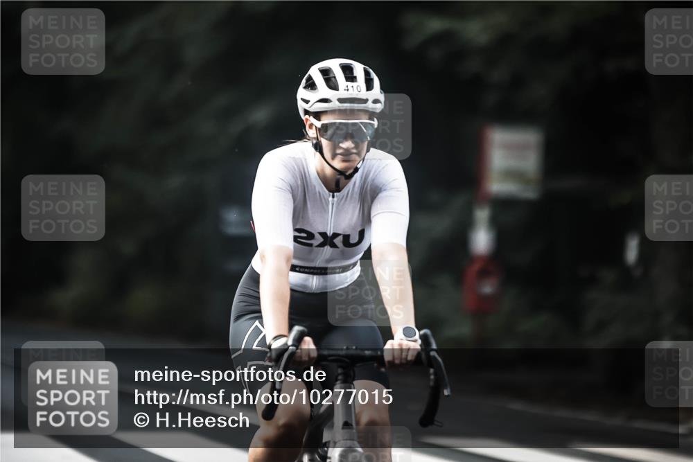 13.09.2026 - Stadtparktriathlon H.Heesch http://msf.ph/oto/10277015 13.09.2026 10:38:22 Radfahren 353, 358, 392, 410, 464, 490 meine-sportfotos.de