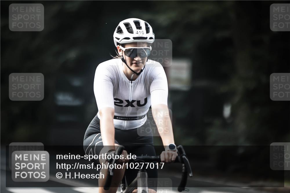 13.09.2026 - Stadtparktriathlon H.Heesch http://msf.ph/oto/10277017 13.09.2026 10:38:22 Radfahren 353, 358, 392, 410, 464, 490 meine-sportfotos.de