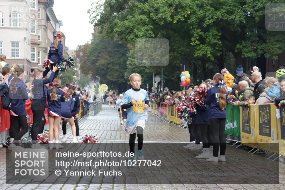 13.09.2026 - Kiel Lauf Yannick Fuchs http://msf.ph/oto/10277042 13.09.2026 08:50:10 Ziel 1710, 2909, 5168, 5258, 8786, 11542, 135, 6891, 10319, 3167, 3487, 10359, 135 meine-sportfotos.de