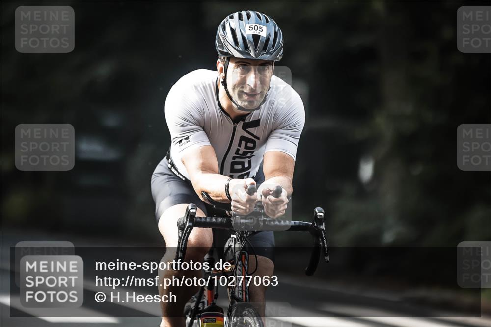 13.09.2026 - Stadtparktriathlon H.Heesch http://msf.ph/oto/10277063 13.09.2026 10:38:37 Radfahren 415, 505, 564, 566 meine-sportfotos.de