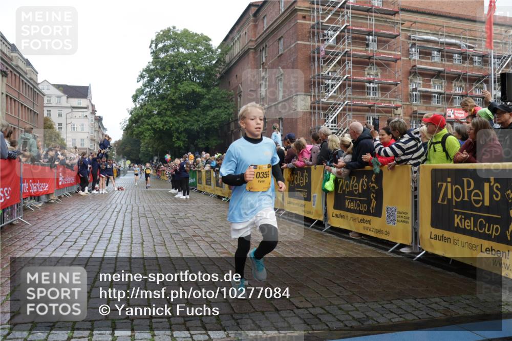 13.09.2026 - Kiel Lauf Yannick Fuchs http://msf.ph/oto/10277084 13.09.2026 08:50:13 Ziel 1710, 2909, 3167, 8786, 11542, 135, 5168, 5258, 6891, 10319, 3487, 7511, 10359, 135, 6891 meine-sportfotos.de