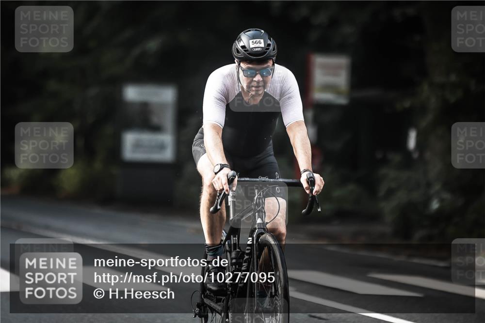 13.09.2026 - Stadtparktriathlon H.Heesch http://msf.ph/oto/10277095 13.09.2026 10:38:42 Radfahren 505, 564, 566 meine-sportfotos.de