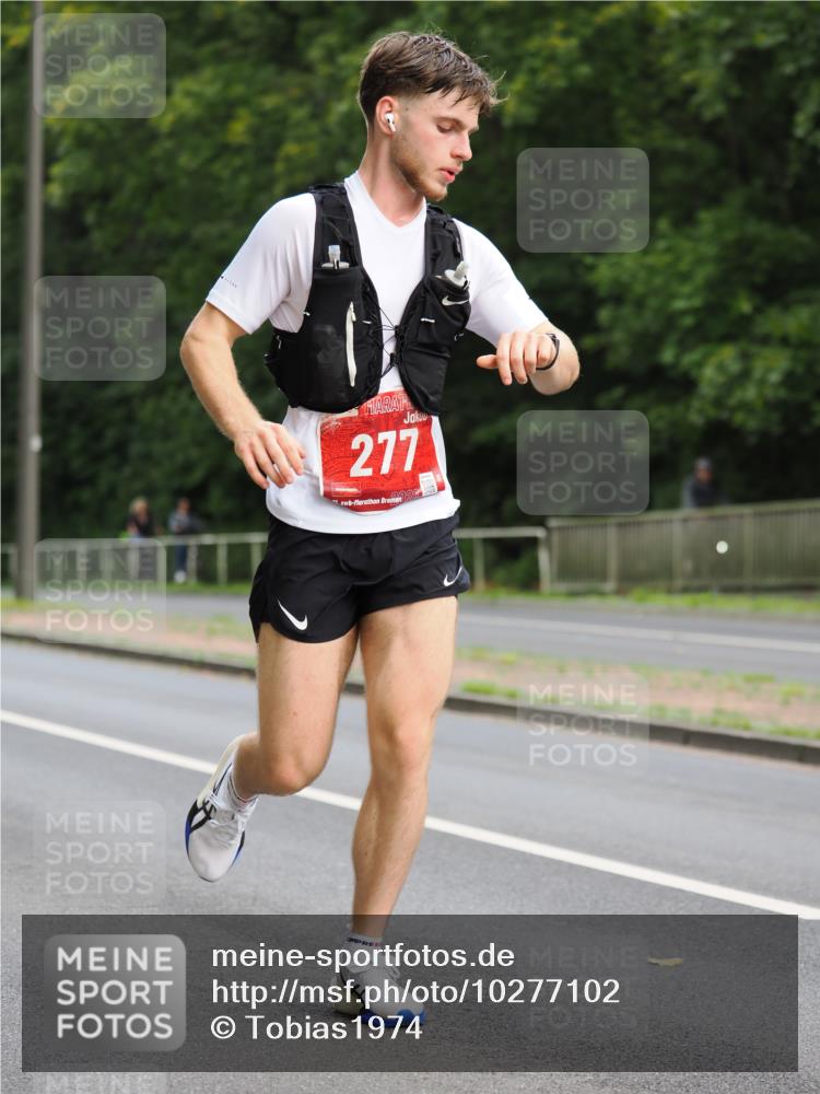 13.09.2026 - 21. swb-Marathon Bremen TobiasT http://msf.ph/oto/10277102 13.09.2026 11:38:11 Laufen 277, 26 meine-sportfotos.de