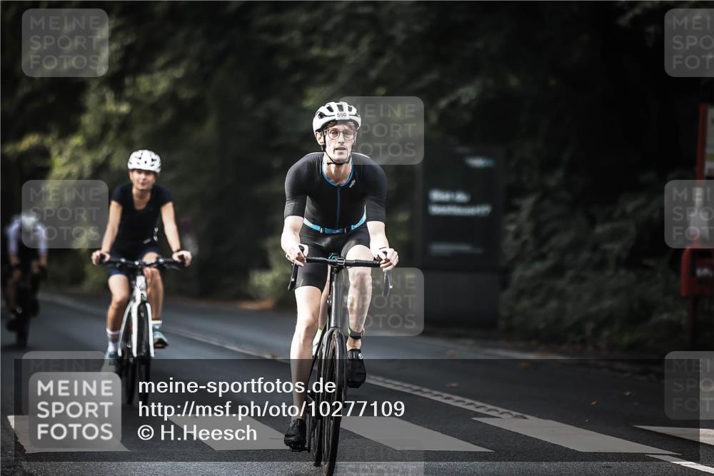 13.09.2026 - Stadtparktriathlon H.Heesch http://msf.ph/oto/10277109 13.09.2026 10:38:50 Radfahren 462, 486, 523, 543, 550 meine-sportfotos.de