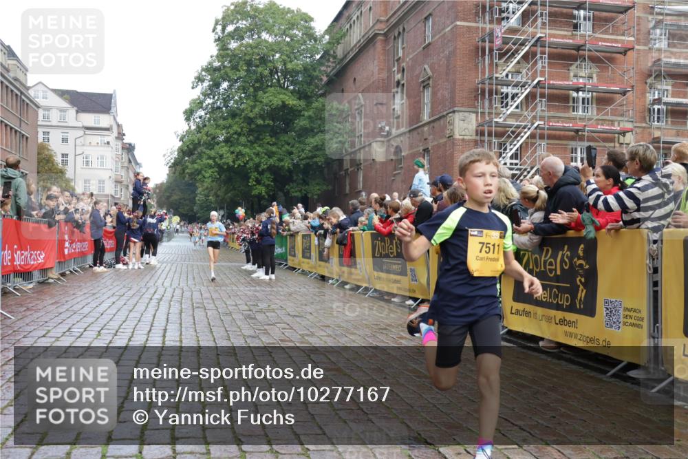 13.09.2026 - Kiel Lauf Yannick Fuchs http://msf.ph/oto/10277167 13.09.2026 08:50:17 Ziel 1710, 3167, 3487, 8786, 11542, 2909, 5168, 5258, 10319, 2443, 7511, 10359, 135, 6891 meine-sportfotos.de
