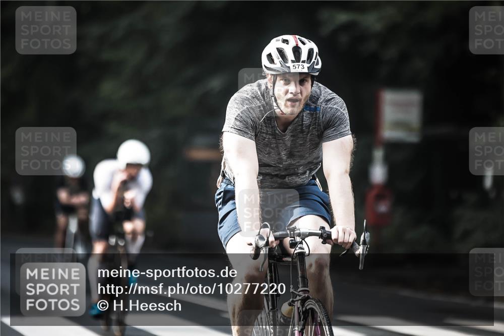 13.09.2026 - Stadtparktriathlon H.Heesch http://msf.ph/oto/10277220 13.09.2026 10:39:01 Radfahren 390, 400, 473, 486, 509, 534, 573 meine-sportfotos.de