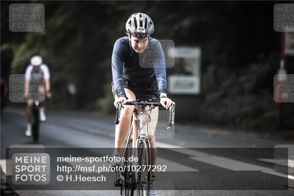13.09.2026 - Stadtparktriathlon H.Heesch http://msf.ph/oto/10277292 13.09.2026 10:39:10 Radfahren 450, 473, 520, 572 meine-sportfotos.de