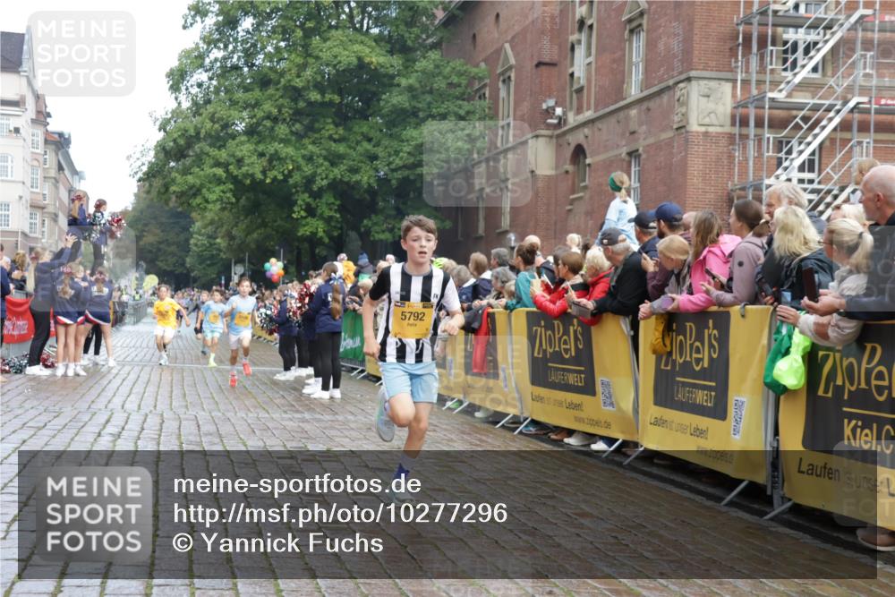13.09.2026 - Kiel Lauf Yannick Fuchs http://msf.ph/oto/10277296 13.09.2026 08:50:25 Ziel 3167, 3487, 10359, 1710, 2909, 5168, 5258, 8786, 10319, 11542, 2125, 2443, 3106, 5792, 7511, 10319 meine-sportfotos.de