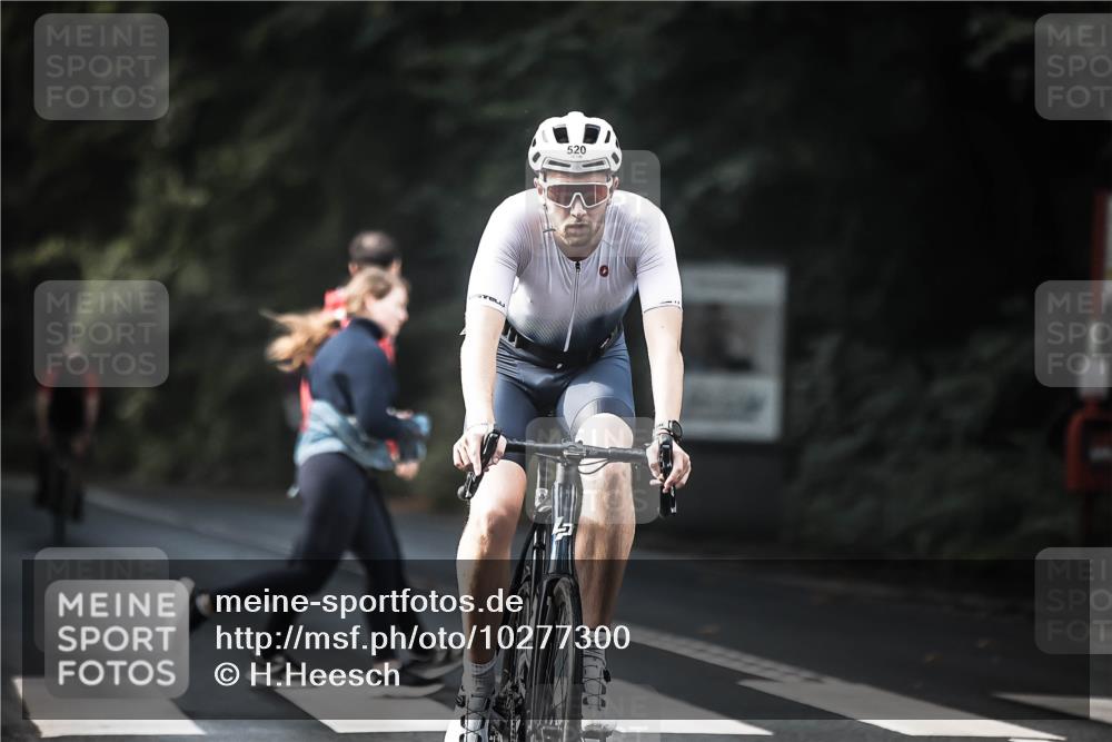 13.09.2026 - Stadtparktriathlon H.Heesch http://msf.ph/oto/10277300 13.09.2026 10:39:12 Radfahren 450, 473, 520, 572 meine-sportfotos.de