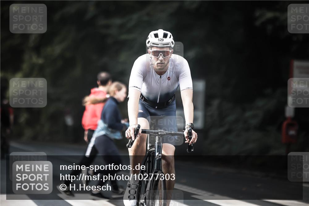 13.09.2026 - Stadtparktriathlon H.Heesch http://msf.ph/oto/10277303 13.09.2026 10:39:12 Radfahren 450, 473, 520, 572 meine-sportfotos.de