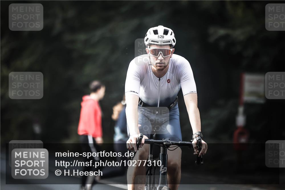 13.09.2026 - Stadtparktriathlon H.Heesch http://msf.ph/oto/10277310 13.09.2026 10:39:13 Radfahren 450, 520, 561, 572 meine-sportfotos.de