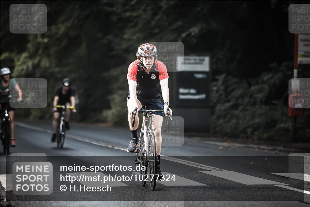 13.09.2026 - Stadtparktriathlon H.Heesch http://msf.ph/oto/10277324 13.09.2026 10:39:16 Radfahren 344, 428, 450, 520, 561, 572 meine-sportfotos.de