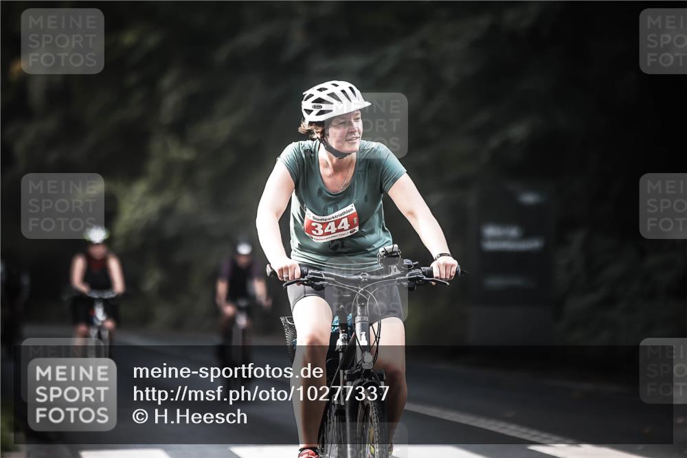 13.09.2026 - Stadtparktriathlon H.Heesch http://msf.ph/oto/10277337 13.09.2026 10:39:19 Radfahren 344, 423, 428, 561, 572 meine-sportfotos.de