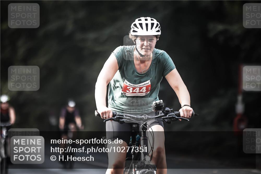 13.09.2026 - Stadtparktriathlon H.Heesch http://msf.ph/oto/10277351 13.09.2026 10:39:20 Radfahren 344, 423, 428, 561, 572 meine-sportfotos.de