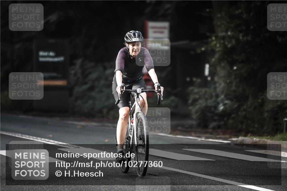13.09.2026 - Stadtparktriathlon H.Heesch http://msf.ph/oto/10277360 13.09.2026 10:39:22 Radfahren 344, 386, 413, 423, 428, 522, 561, 572 meine-sportfotos.de