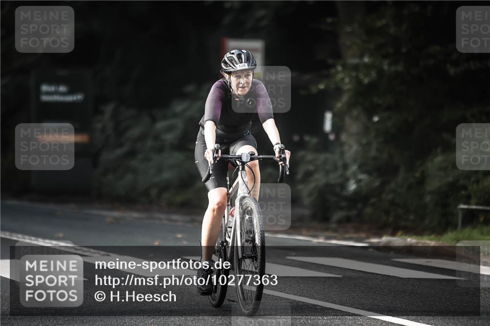 13.09.2026 - Stadtparktriathlon H.Heesch http://msf.ph/oto/10277363 13.09.2026 10:39:22 Radfahren 344, 386, 413, 423, 428, 522, 561, 572 meine-sportfotos.de