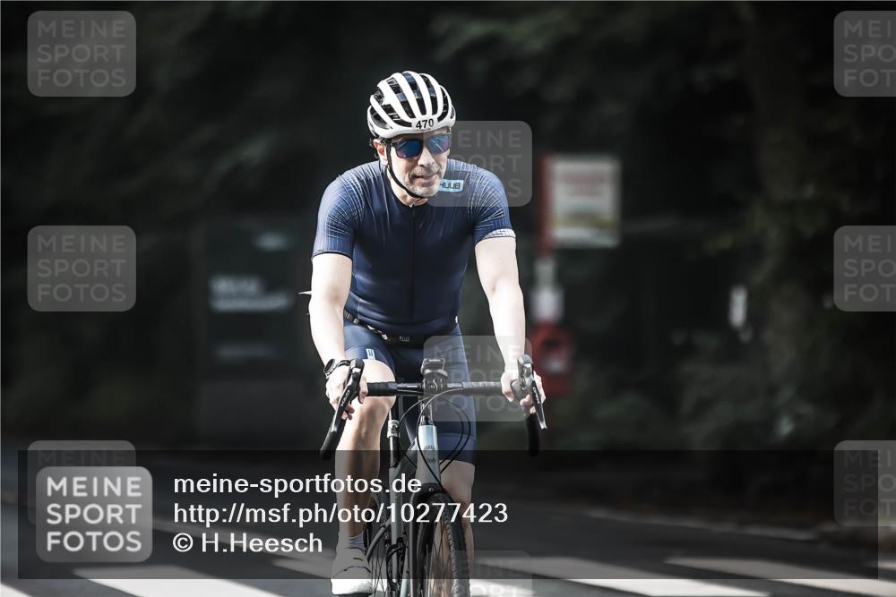 13.09.2026 - Stadtparktriathlon H.Heesch http://msf.ph/oto/10277423 13.09.2026 10:39:31 Radfahren 386, 413, 468, 470, 506, 522 meine-sportfotos.de