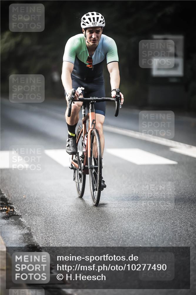13.09.2026 - Stadtparktriathlon H.Heesch http://msf.ph/oto/10277490 13.09.2026 10:39:43 Radfahren 493, 498, 557, 563 meine-sportfotos.de