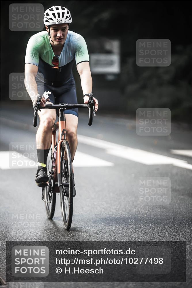 13.09.2026 - Stadtparktriathlon H.Heesch http://msf.ph/oto/10277498 13.09.2026 10:39:43 Radfahren 493, 498, 557, 563 meine-sportfotos.de