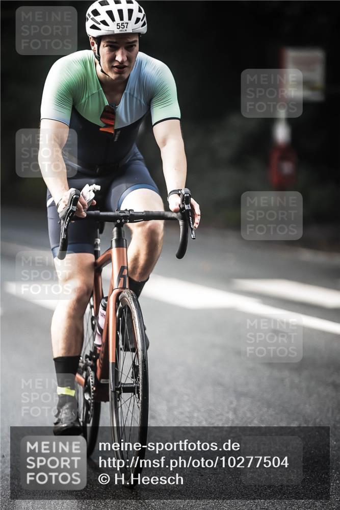 13.09.2026 - Stadtparktriathlon H.Heesch http://msf.ph/oto/10277504 13.09.2026 10:39:43 Radfahren 493, 498, 557, 563 meine-sportfotos.de