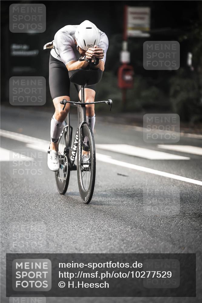 13.09.2026 - Stadtparktriathlon H.Heesch http://msf.ph/oto/10277529 13.09.2026 10:39:47 Radfahren 557, 563 meine-sportfotos.de
