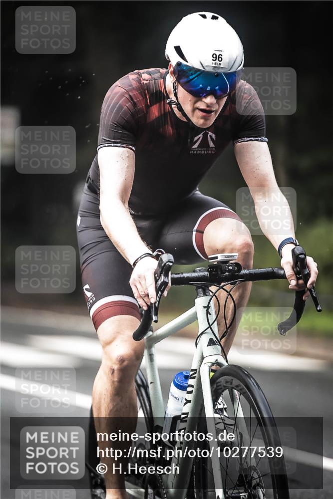 13.09.2026 - Stadtparktriathlon H.Heesch http://msf.ph/oto/10277539 13.09.2026 09:12:56 Radfahren 25, 43, 96, 121, 171, 175 meine-sportfotos.de