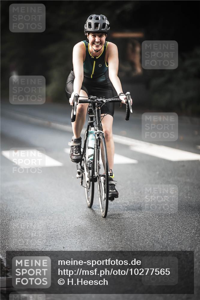 13.09.2026 - Stadtparktriathlon H.Heesch http://msf.ph/oto/10277565 13.09.2026 10:39:56 Radfahren 363, 547 meine-sportfotos.de