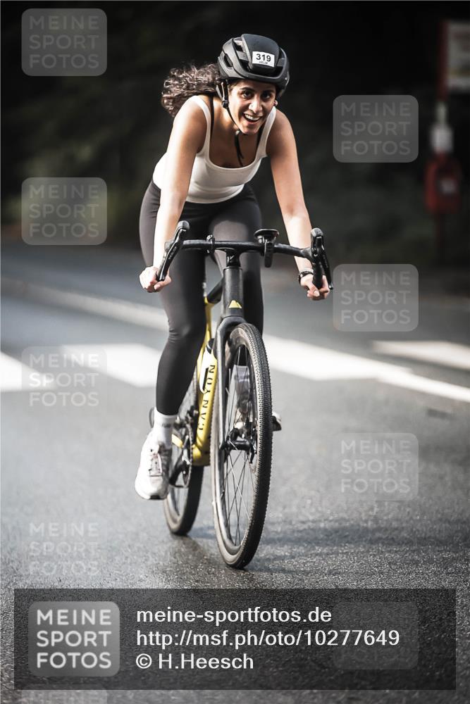 13.09.2026 - Stadtparktriathlon H.Heesch http://msf.ph/oto/10277649 13.09.2026 10:40:14 Radfahren 457, 472, 533, 559 meine-sportfotos.de
