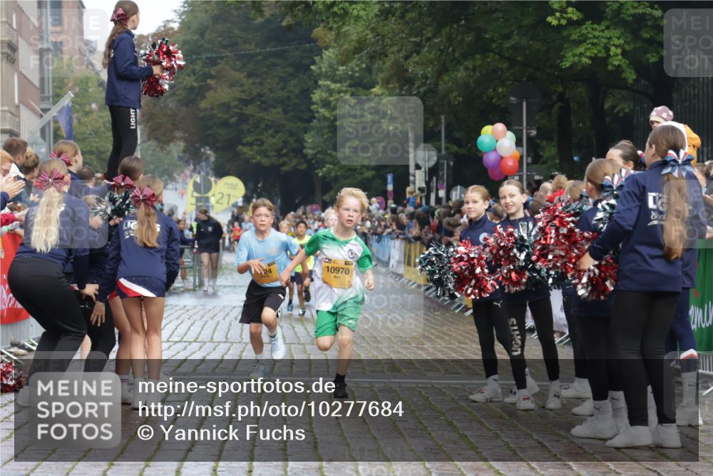 13.09.2026 - Kiel Lauf Yannick Fuchs http://msf.ph/oto/10277684 13.09.2026 08:50:47 Ziel 497, 2125, 3106, 5792, 5959, 9612, 10987, 2443, 3167, 3487, 7511, 10359, 11542, 496, 1724, 2343, 10957, 10970, 1710, 2909, 8786, 11542 meine-sportfotos.de