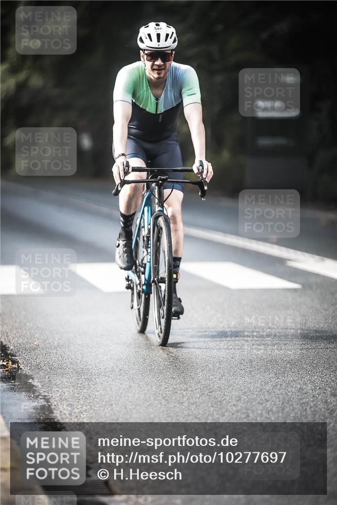 13.09.2026 - Stadtparktriathlon H.Heesch http://msf.ph/oto/10277697 13.09.2026 10:40:29 Radfahren 404, 512, 546 meine-sportfotos.de