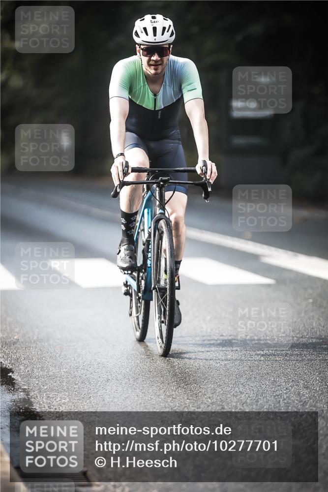 13.09.2026 - Stadtparktriathlon H.Heesch http://msf.ph/oto/10277701 13.09.2026 10:40:29 Radfahren 404, 512, 546 meine-sportfotos.de