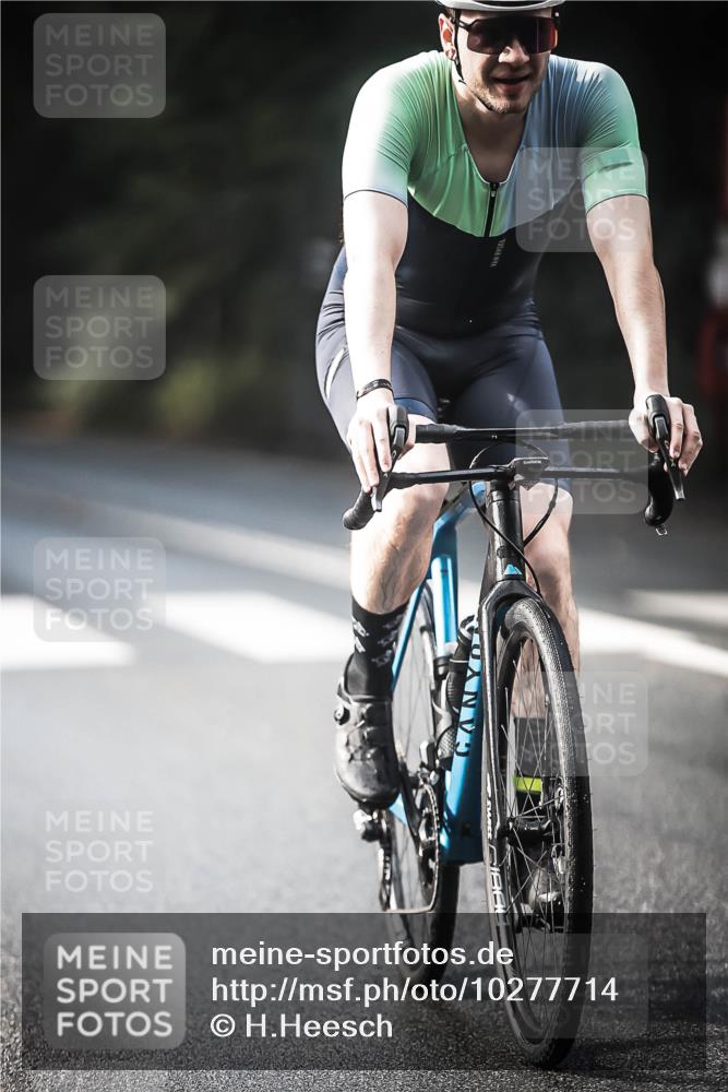 13.09.2026 - Stadtparktriathlon H.Heesch http://msf.ph/oto/10277714 13.09.2026 10:40:29 Radfahren 404, 512, 546 meine-sportfotos.de