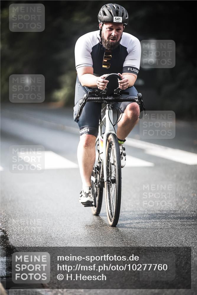 13.09.2026 - Stadtparktriathlon H.Heesch http://msf.ph/oto/10277760 13.09.2026 10:40:39 Radfahren 404, 442, 512, 541 meine-sportfotos.de