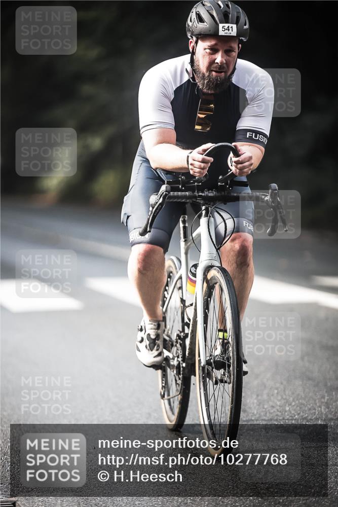 13.09.2026 - Stadtparktriathlon H.Heesch http://msf.ph/oto/10277768 13.09.2026 10:40:39 Radfahren 404, 442, 512, 541 meine-sportfotos.de