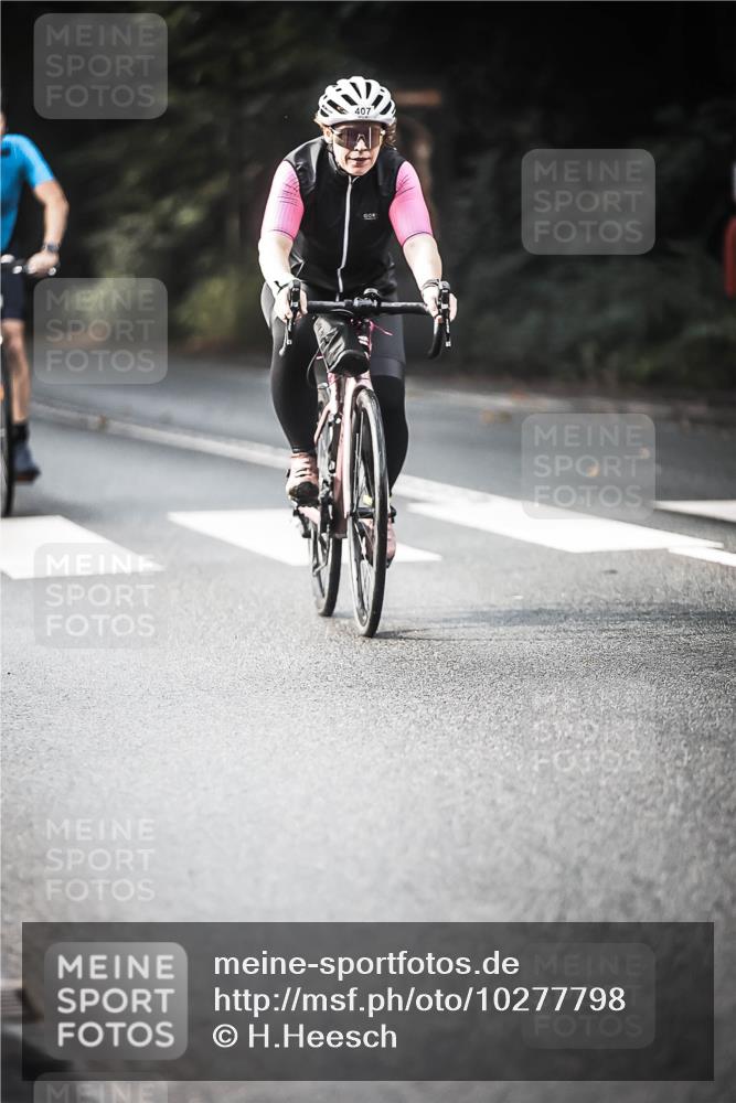 13.09.2026 - Stadtparktriathlon H.Heesch http://msf.ph/oto/10277798 13.09.2026 10:40:48 Radfahren 407, 442, 548, 555 meine-sportfotos.de