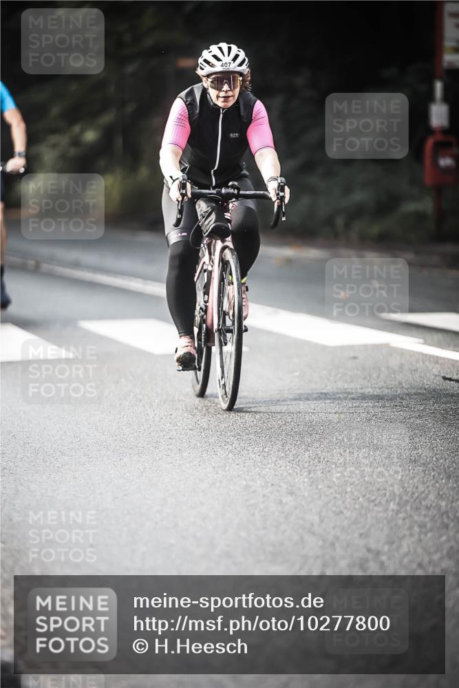 13.09.2026 - Stadtparktriathlon H.Heesch http://msf.ph/oto/10277800 13.09.2026 10:40:48 Radfahren 407, 442, 548, 555 meine-sportfotos.de