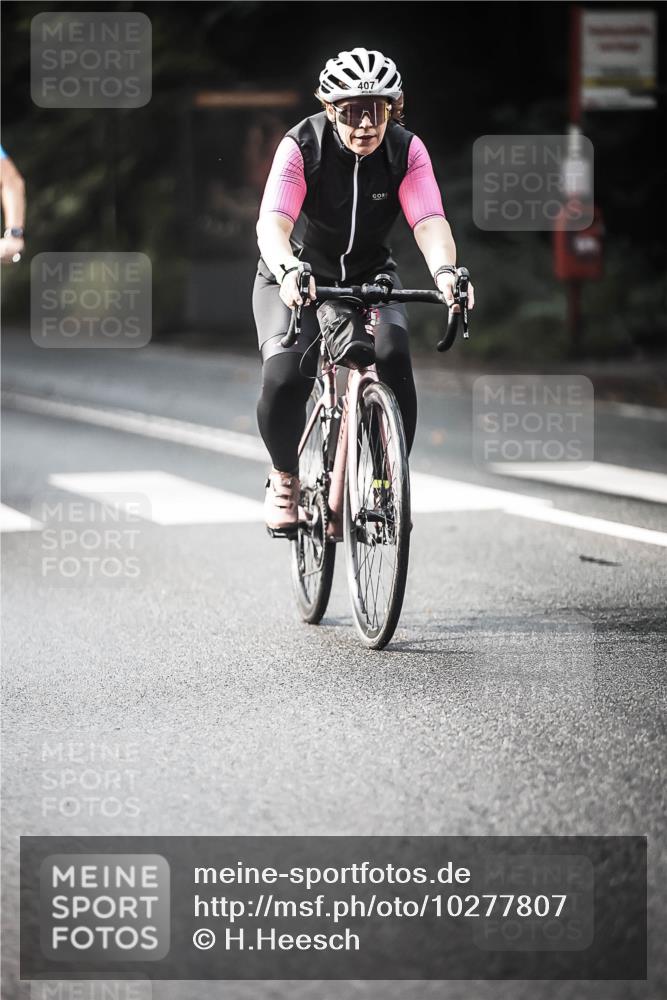 13.09.2026 - Stadtparktriathlon H.Heesch http://msf.ph/oto/10277807 13.09.2026 10:40:49 Radfahren 407, 442, 548, 555 meine-sportfotos.de