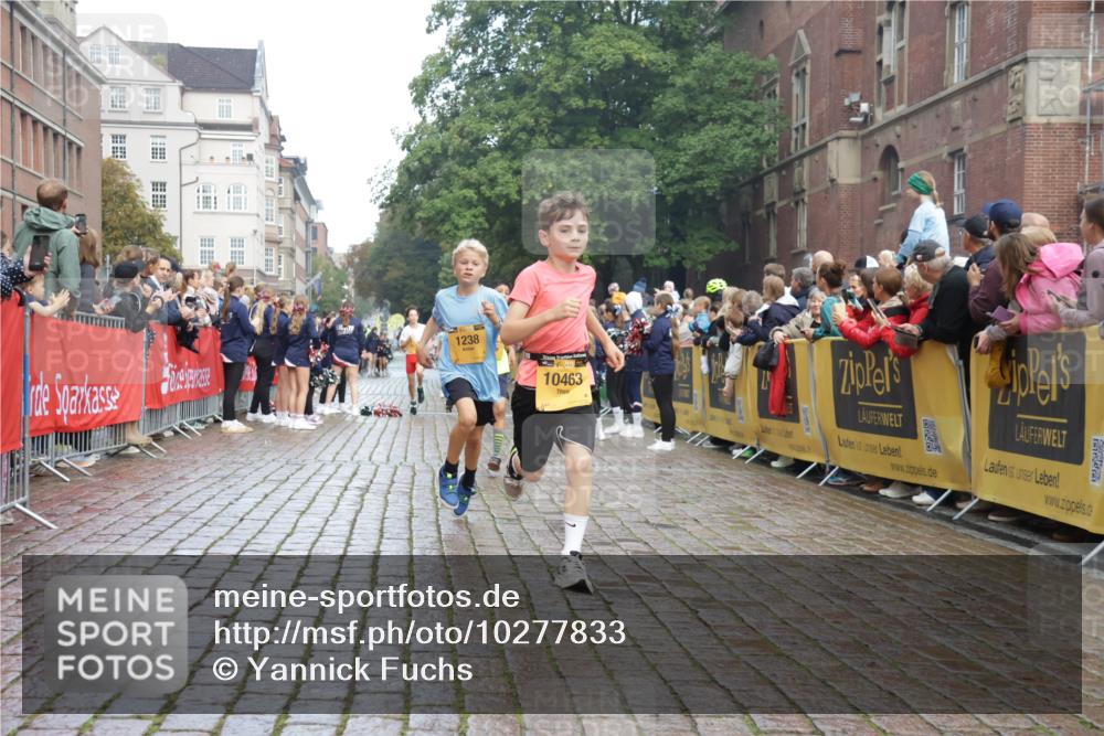 13.09.2026 - Kiel Lauf Yannick Fuchs http://msf.ph/oto/10277833 13.09.2026 08:50:55 Ziel 496, 497, 2125, 2343, 3106, 5959, 9612, 10957, 10987, 2125, 2443, 3106, 3487, 5792, 7511, 10359, 1238, 1724, 5010, 7033, 10463, 10970, 11688, 3167, 3487 meine-sportfotos.de