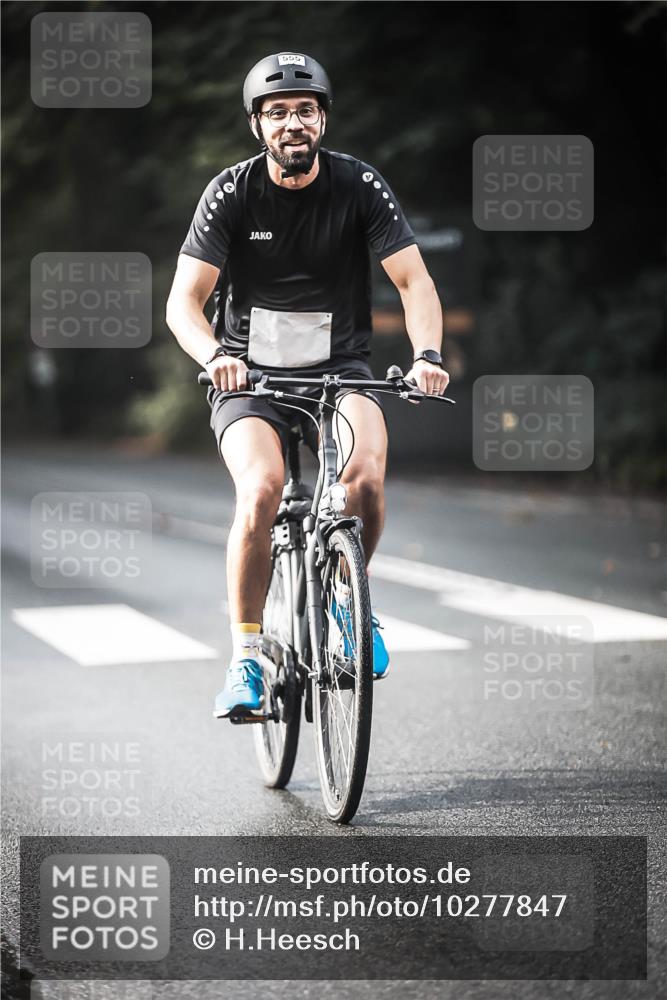 13.09.2026 - Stadtparktriathlon H.Heesch http://msf.ph/oto/10277847 13.09.2026 10:40:53 Radfahren 407, 476, 548, 555 meine-sportfotos.de