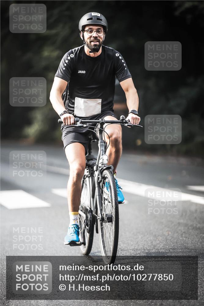 13.09.2026 - Stadtparktriathlon H.Heesch http://msf.ph/oto/10277850 13.09.2026 10:40:53 Radfahren 407, 476, 548, 555 meine-sportfotos.de