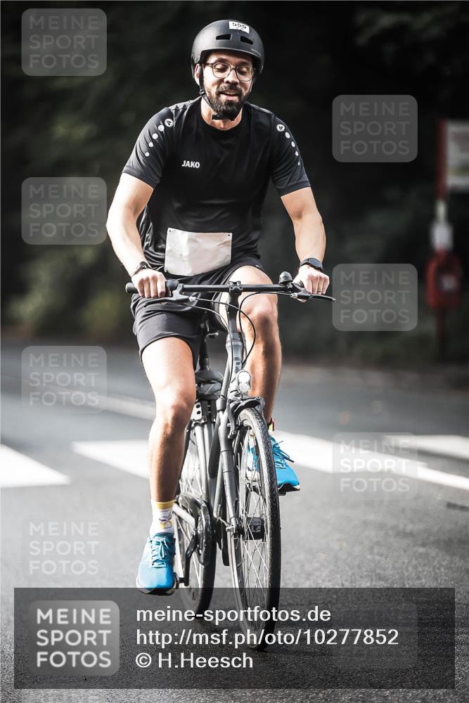 13.09.2026 - Stadtparktriathlon H.Heesch http://msf.ph/oto/10277852 13.09.2026 10:40:53 Radfahren 407, 476, 548, 555 meine-sportfotos.de