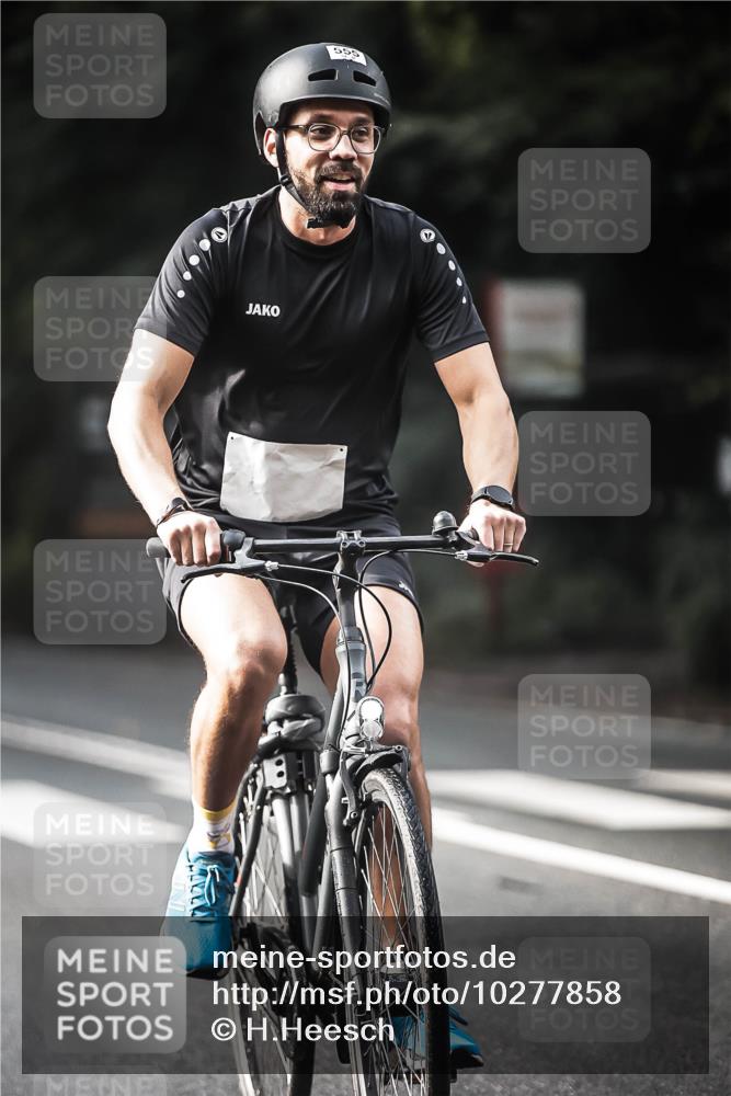 13.09.2026 - Stadtparktriathlon H.Heesch http://msf.ph/oto/10277858 13.09.2026 10:40:54 Radfahren 407, 476, 548, 555, 560 meine-sportfotos.de