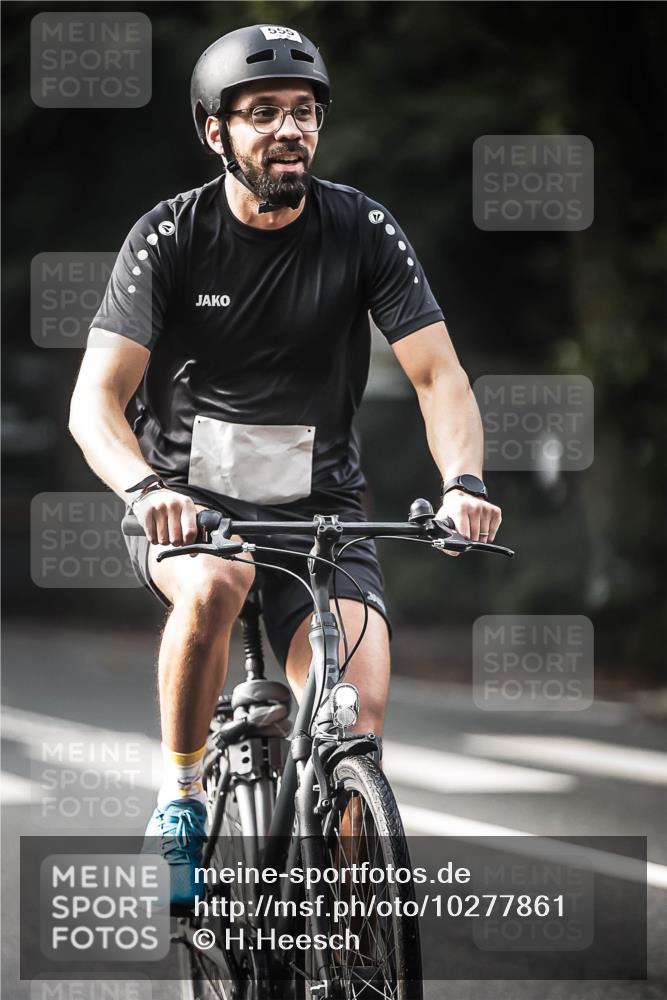 13.09.2026 - Stadtparktriathlon H.Heesch http://msf.ph/oto/10277861 13.09.2026 10:40:54 Radfahren 407, 476, 548, 555, 560 meine-sportfotos.de