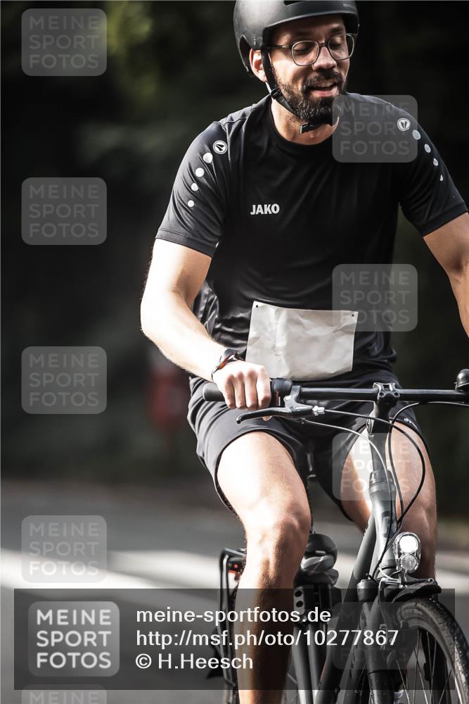 13.09.2026 - Stadtparktriathlon H.Heesch http://msf.ph/oto/10277867 13.09.2026 10:40:54 Radfahren 407, 476, 548, 555, 560 meine-sportfotos.de