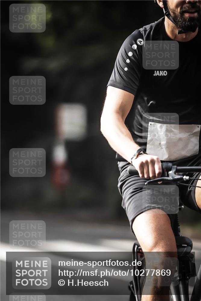 13.09.2026 - Stadtparktriathlon H.Heesch http://msf.ph/oto/10277869 13.09.2026 10:40:54 Radfahren 407, 476, 548, 555, 560 meine-sportfotos.de