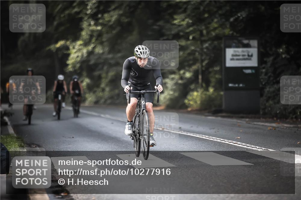 13.09.2026 - Stadtparktriathlon H.Heesch http://msf.ph/oto/10277916 13.09.2026 10:41:07 Radfahren 348, 357, 409, 496 meine-sportfotos.de