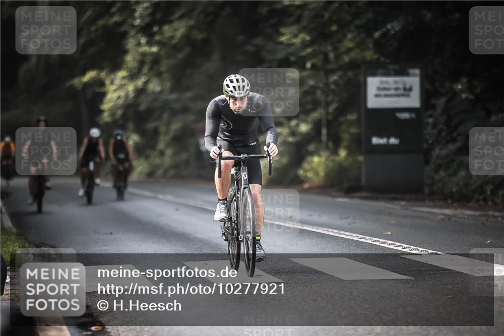 13.09.2026 - Stadtparktriathlon H.Heesch http://msf.ph/oto/10277921 13.09.2026 10:41:07 Radfahren 348, 357, 409, 496 meine-sportfotos.de